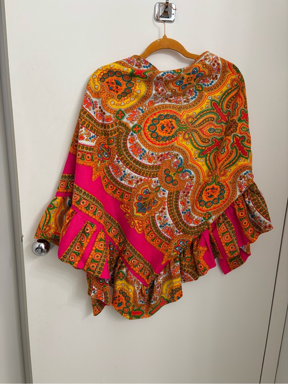 Vintage shawl/wrap - Picture 2 of 3